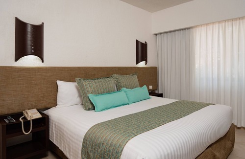 Zona Hotelera Hotel | Laguna Suites by Club Sunset