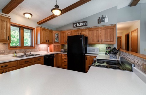 Rome Casa | Lake Arrowhead lakefront, 4 bedroom, game room, pontoon available to rent!