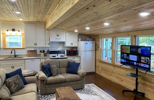 Perryville Cabina | Lake Cabin with Fantastic View--Kayak, Swim or Fish