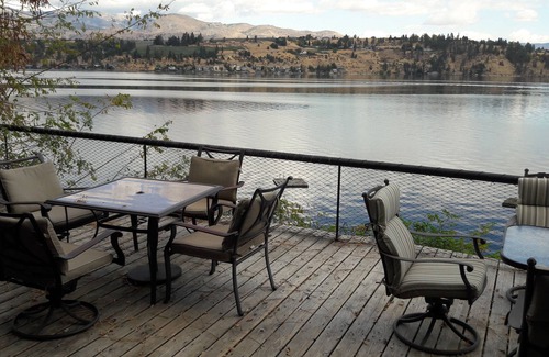 Manson Casa | Lake Chelan Private Waterfront Home, Exclusive Docks & Moorage. Pets Welcome.