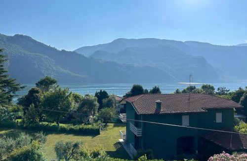 Abbadia Lariana Apartamento | Lake Como - 3 min Walk from Beach - New Flat for 6 Guests