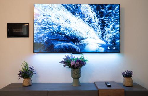 Abbadia Lariana Apartamento | Lake Como - 3 min Walk from Beach - Modern Flat for 5 Guests