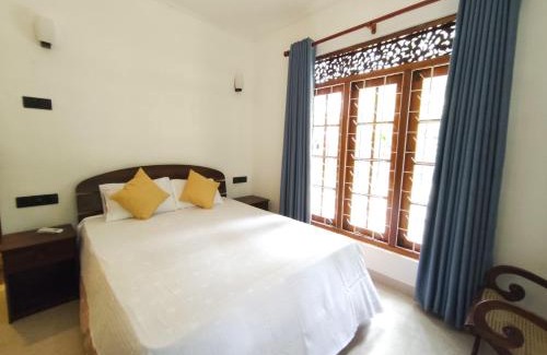 Thalpitiya Villa | Lake Cottage Wadduwa