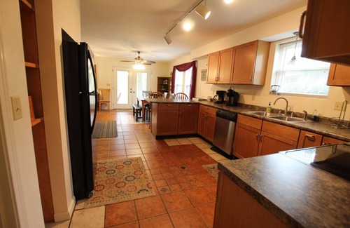 Monticello Chalet De Esquí | Lago Cumberland casa de vacaciones, con vistas a un estanque de pesca privada