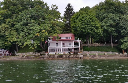 Penn Yan Cabaña | Lake front Cottage on Keuka Lake - 6 beds, 2 bathrooms.