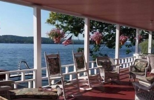 Penn Yan Cabaña | Lake front Cottage on Keuka Lake - 6 beds, 2 bathrooms.