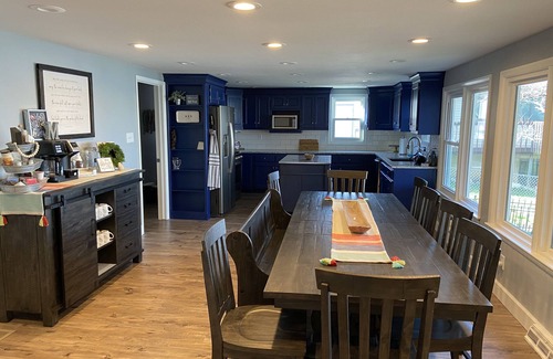 Alma Casa | Lake front house on deep waters of Lake Wabaunsee, Alma Kansas.