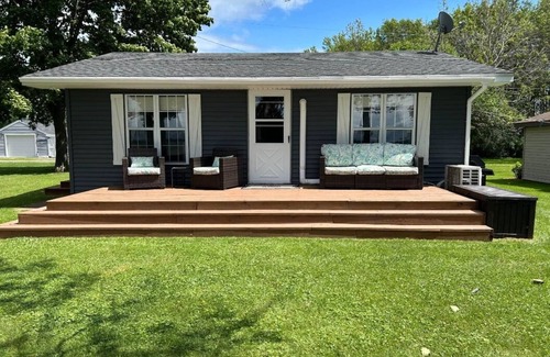 Cape Vincent Cabina | Lake front retreat on Blue Bill Bay