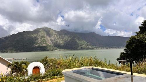 Kintamani Villa | lake hill view