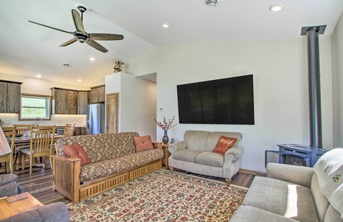 Brandon Casa | Lake Home Near Alexandria: Kayaks Provided!