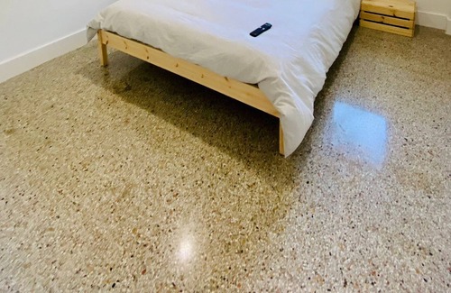 West Park Cabaña | Lake House with Pool, Hot Spa, 1/4 acre large Patio, 3.5mi from Hallandale Beach