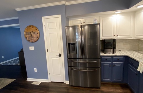 Henrico Casa | Lake House home year round with all of the amenities. Pos avail Pontoon boat.