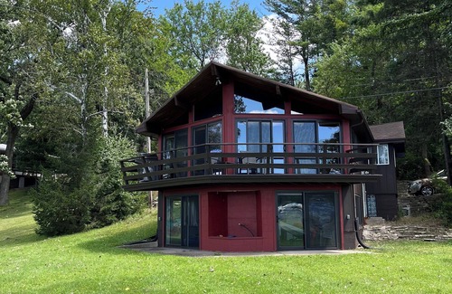 Honey Creek Cabina | Lake house in Kettle Moraine Forest with fabulous sunset views-min monthly