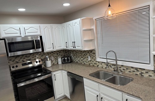 Oak Harbor Casa | Lake house in Oak Harbor with a private beach