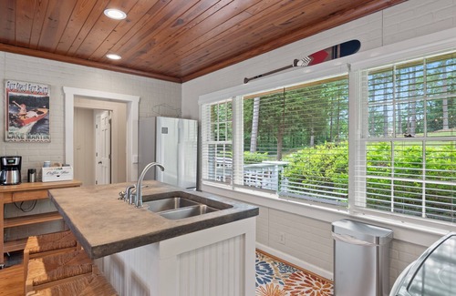 Langston Cabina | Lake House on the Water!