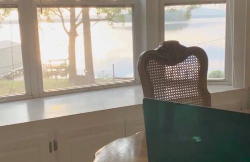 Perryville Casa | Lake house with spectacular view