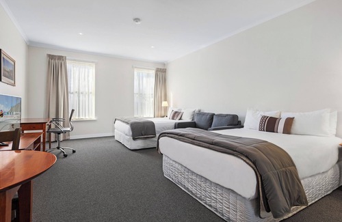 Ballarat Hotel | Lake Inn Ballarat