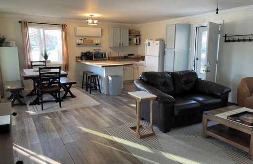 Liberty Hill Cabaña | Lake Life at Wateree w/ Private Dock-Close to Marina