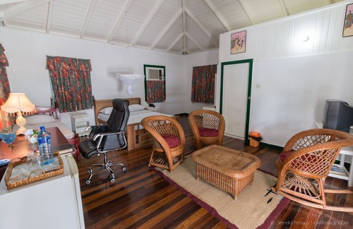 Anna Regina Hotel | Lake Mainstay Resort