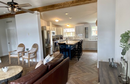 Gloversville Casa | Lake Mayfield Retreat - Beautiful Lakefront Property!