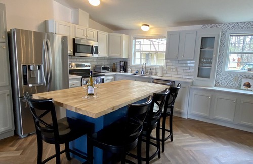 Gloversville Casa | Lake Mayfield Retreat - Beautiful Lakefront Property!