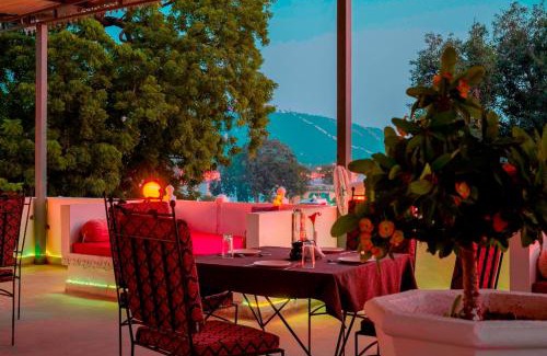 Udaipur District Hotel | Lake Pichola Hibiscus Hotel