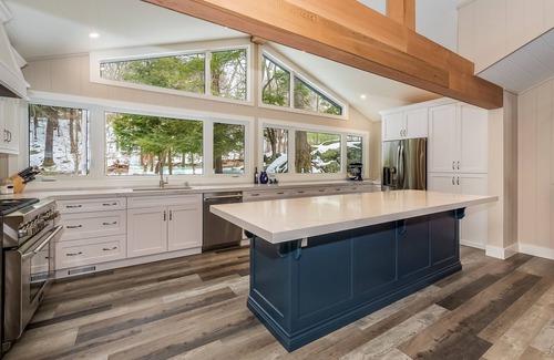 Minett Cabaña | Brand New Luxury Cottage ♥ ¡Una de las mejores ubicaciones en el lago Rosseau ~ Kayak!