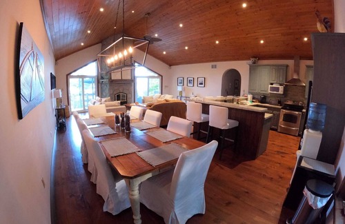 Muskoka Lakes Cabaña | Lake Rosseau spacious, welcoming and lake loving family cottage gem