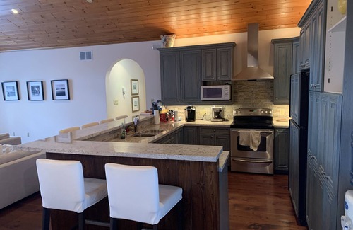 Muskoka Lakes Cabaña | Lake Rosseau spacious, welcoming and lake loving family cottage gem