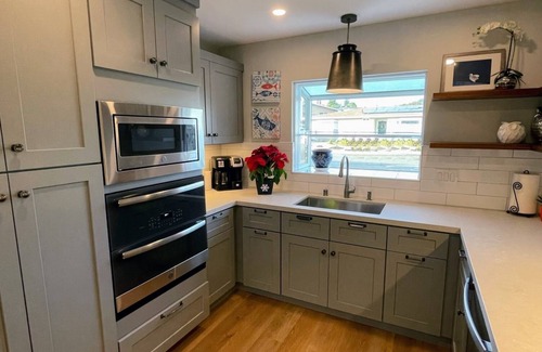 San Marcos Casa | Lake San Marcos Gem. Walking Distance to Lake, Dining and Golf!