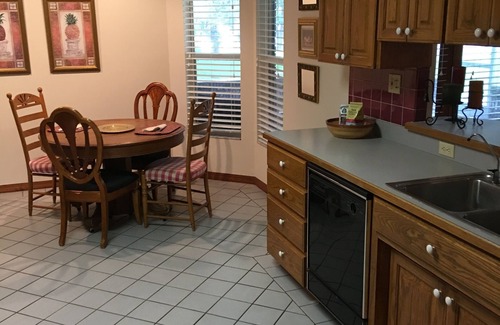 Auburndale Casa | Lake View & Access Home; Complejo deportivo Lake Myrtle 1 milla; Salida de Disney-1/2 hora