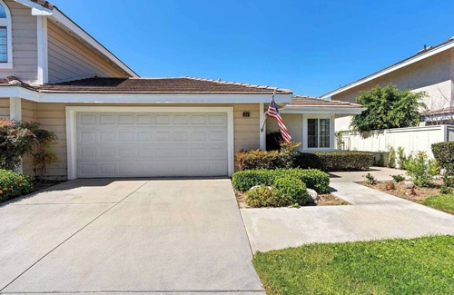 Woodbridge Casa | Lake View｜Backyard｜Communal Pool｜Lovely Vacation Home #41553