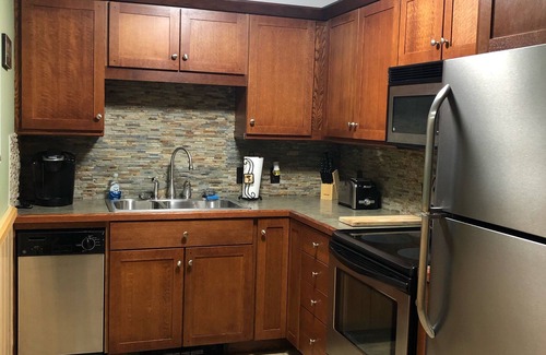 Bolton Landing Apartamento | Lake view cozy two bedroom in Bolton Landing - walk to Town!