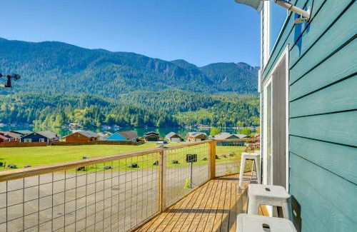 Maple Grove Casa | Lake-View Getaway 20 Mi to Olympic Natl Park!