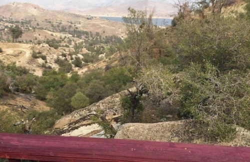 Wofford Heights Cabina | Lake View Hungry Gulch Cabin Stargazing & Boulders