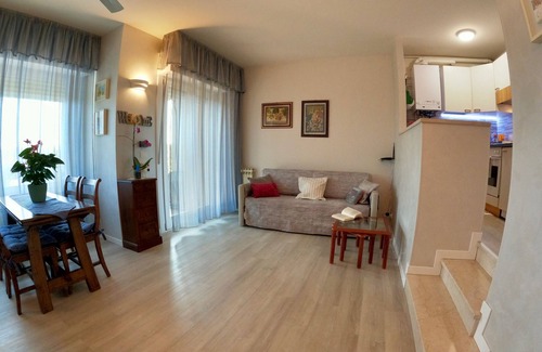 Soiano del Lago Apartamento | Lake view residence apartment with two swimming pools excellent location