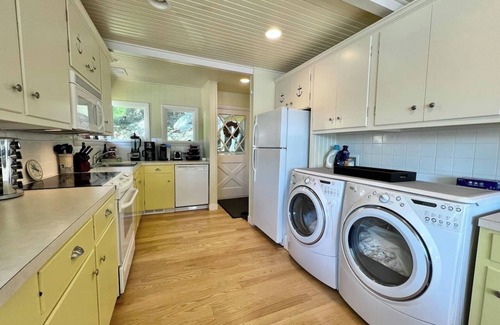 Laconia Casa | Lake Winni- Amazing waterfront oasis- beach, dock and more!