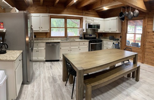 Rock Hill Casa | Lake Wylie log cabin with Pool and King bed!