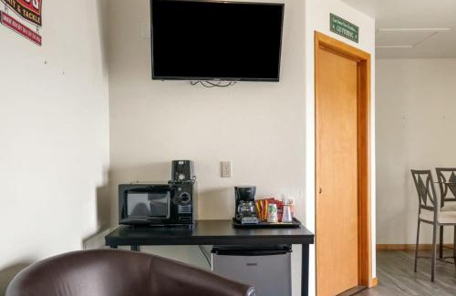 Mayfield Apartamento | Lakefront 6 Double Queen Rooms at Fife Lake Lodge