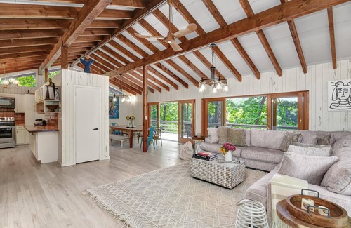 Johnsonburg Chalet De Esquí | Lakefront Achieve Chalet in a Private 200 Acre Estate