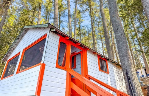 Orland Cabina | Lakefront Buoy Cabin Tiny Cabin @ Getogether Stays