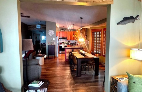 Sarona Cabina | Lakefront Cabin on Long Lake – 3BR w/ Dock, Kayaks, Games & VIEWS!