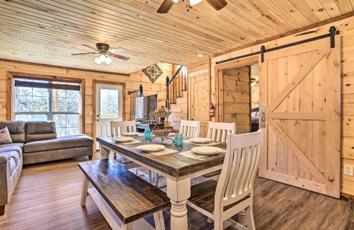 Trenton Casa | Lakefront Cabin with Deck, Fire Pit in Trenton!