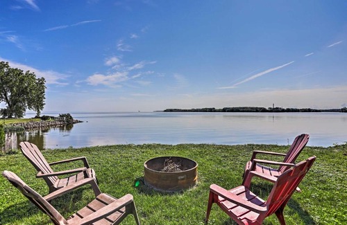 Toledo Casa | Lakefront Cottage 6 Miles to Downtown Toledo!