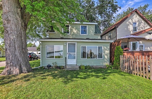 Toledo Casa | Lakefront Cottage 6 Miles to Downtown Toledo!