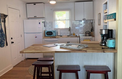 Ridgeway Cabaña | Lakefront Cottage on Lake Wateree with Dock for Fishing, beautiful views & more!