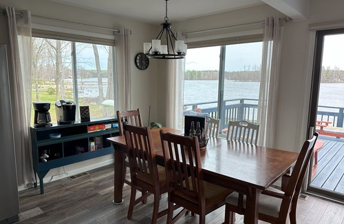 Lake Manuka Cabaña | Lakefront cottage with deck and firepit. Pets are welcome!