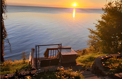 Garrison Cabina | Lakefront Deck w/ Unmatched View and Location - New Deck
