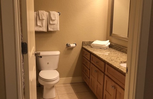 Birchwood Condominio | Lakefront Efficiency Condo, Indoor Pool/Hot Tub-Tagalong Golf Resort Unit431B