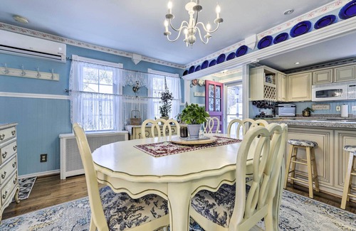 Yalesville Casa | Lakefront Home, Close to Mt Southington!